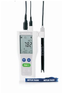 pH meter, Mettler-Toledo FiveGo F2-Std-Kit, with electrode