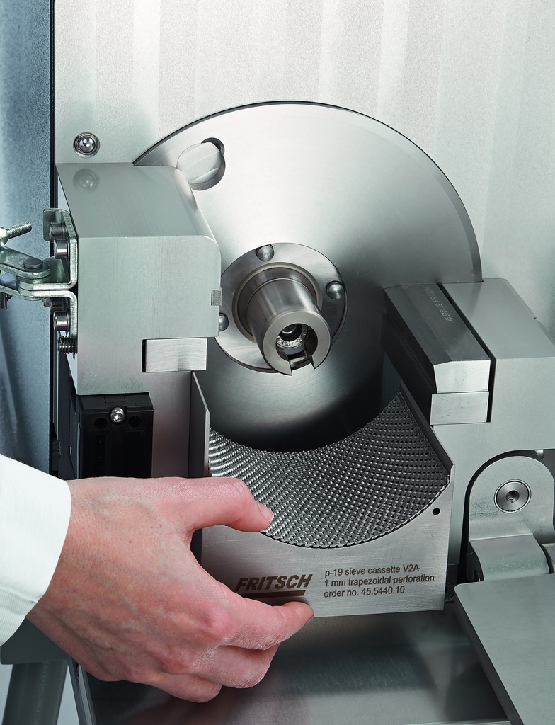 P-19_opened_sieve cassette to remove.jpg