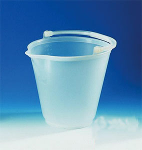 PP bucket 15 l w/spout grad.