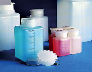 Wide-necked square bottle 50