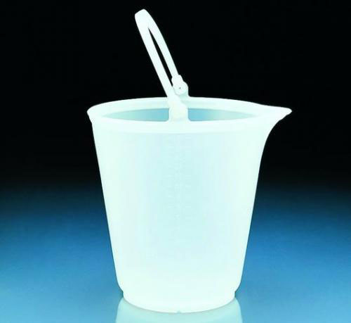 Buckets, PP, with spout, reinf orced rim and handl