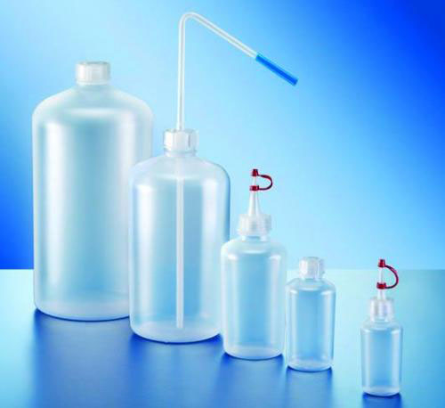 [9073365] Square-shouldered bottles, ser ies 302, Capacity 5