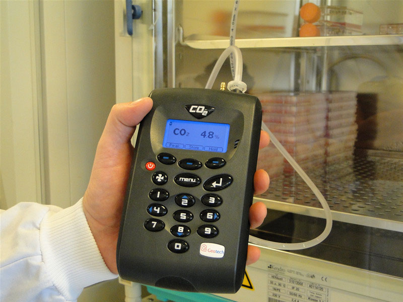 Incubator analyser, 0-20% CO2 + 100% O2, w/pump