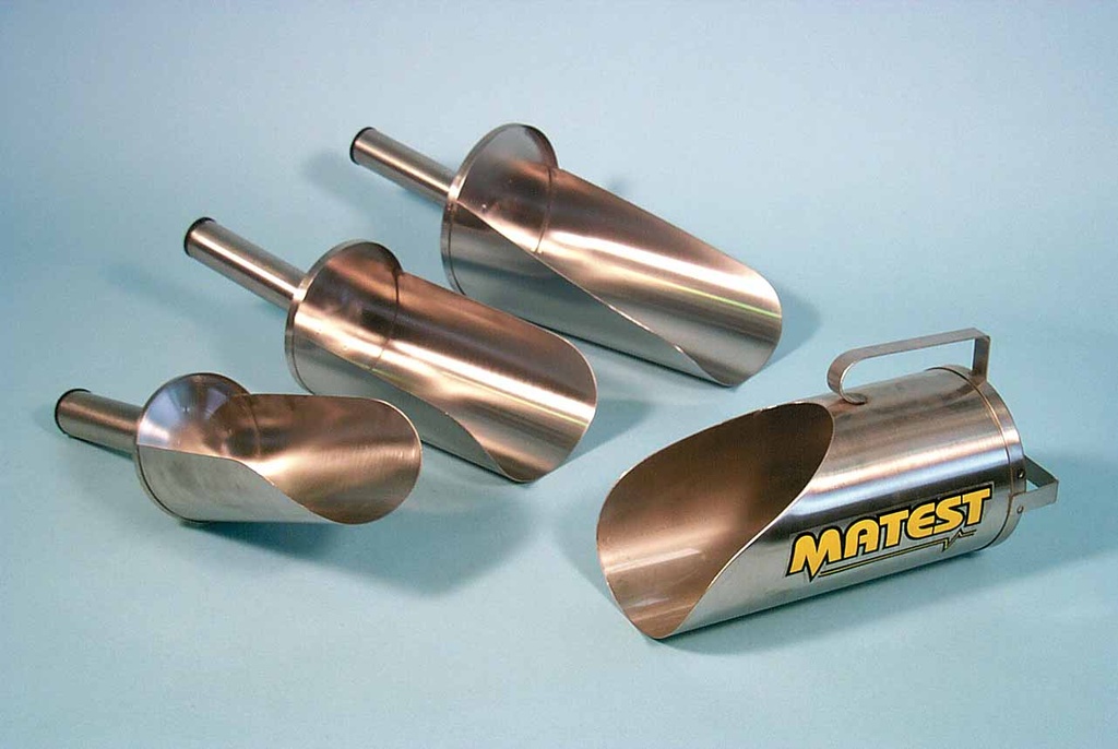 Stainless steel scoop 5 kg of concrete